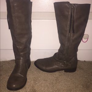 mid knee rise boots